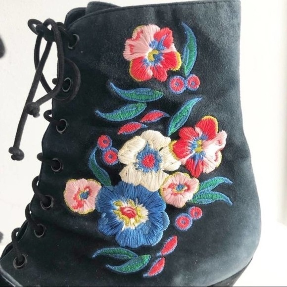 Tory Burch Cassidy Black and Blue Suede Floral Embroidered Lace Up Booties 8.5 - Picture 5 of 16